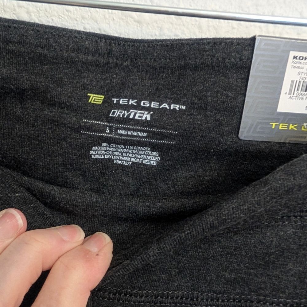 Tek Gear Basic Capri Size Small Charcoal Gray NWT… - image 4